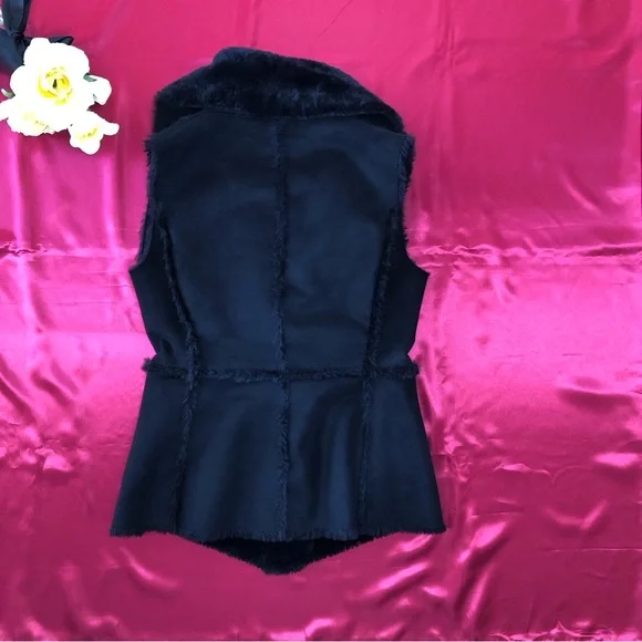 ⭐️NEW⭐️White House Black Market (WHBM) Black Faux Suede Vest - Picture 5 of 10